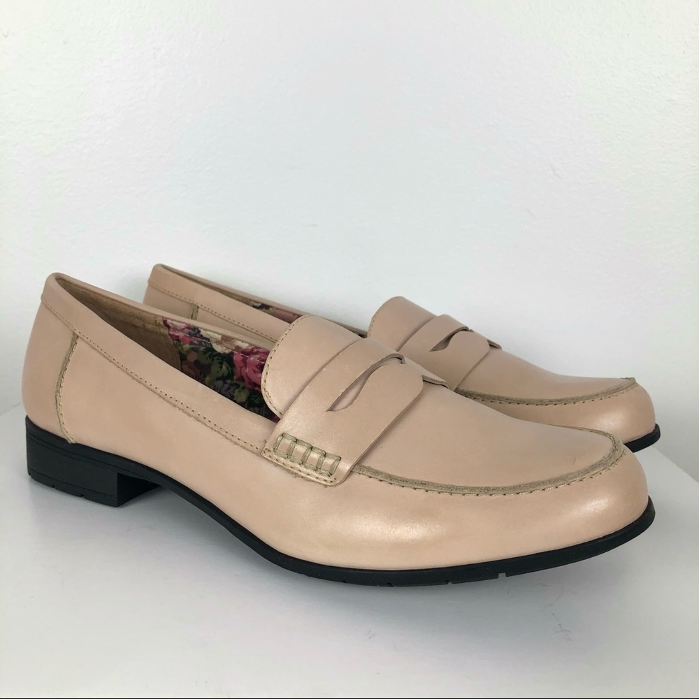 Hotter Sorbet Cream Loafers Like New 1 in. Heel US Size 11